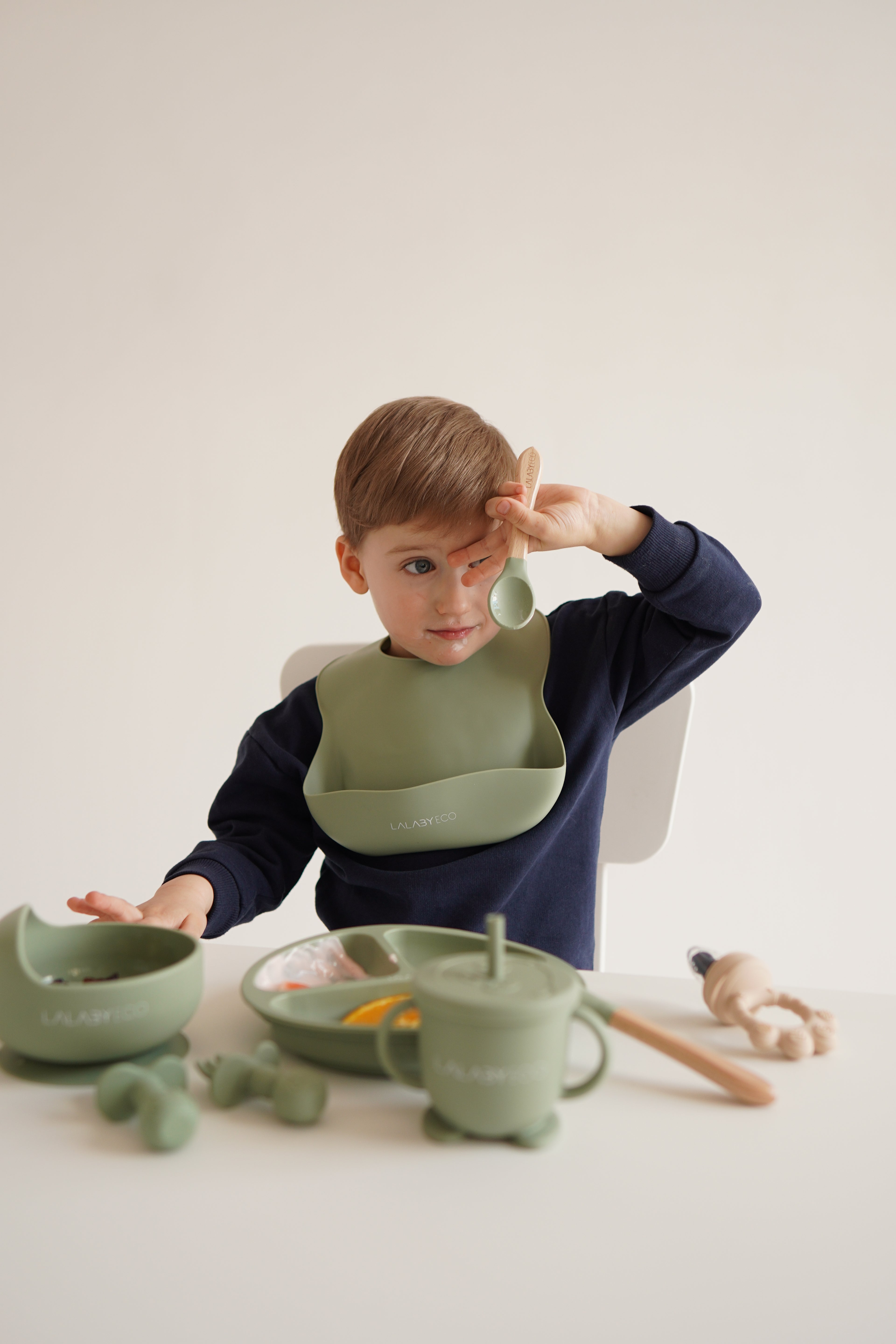Lalaby Soft Bib – Silikonlätzchen mit Tasche
