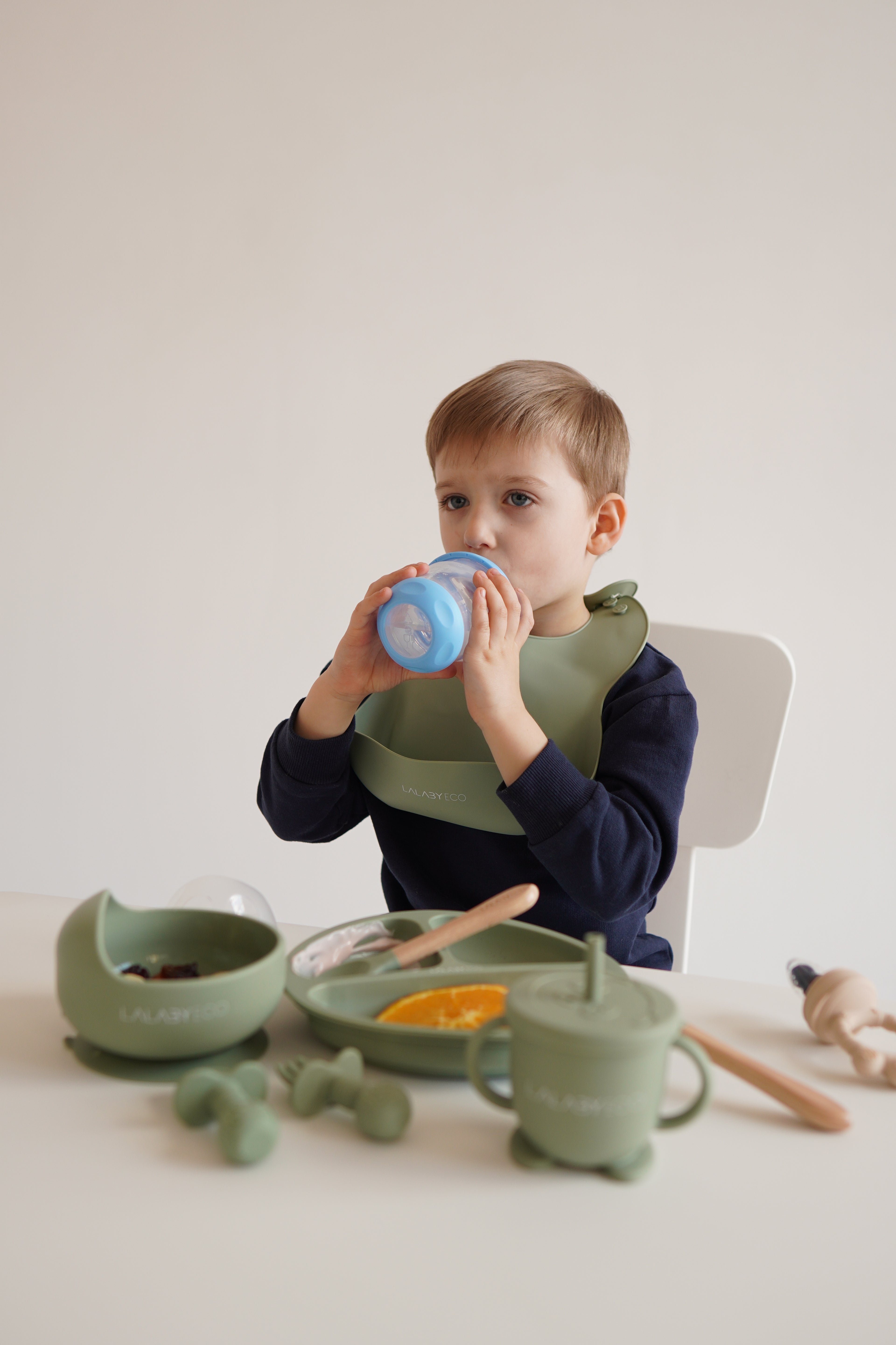 Lalaby Sippy Cup – Ein auslaufsicherer Becher mit ergonomischen Griffen