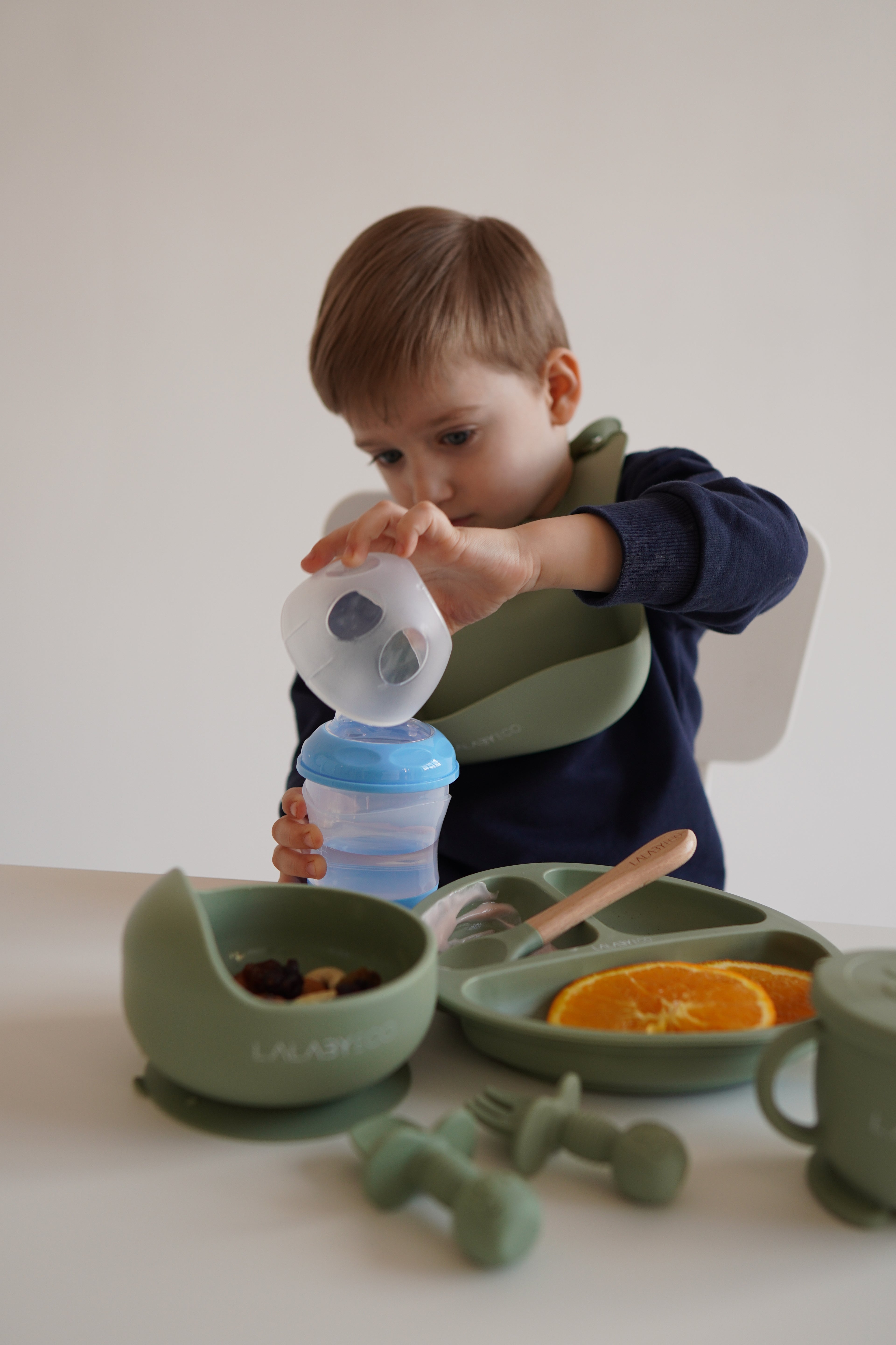 Lalaby Sippy Cup – Ein auslaufsicherer Becher mit ergonomischen Griffen