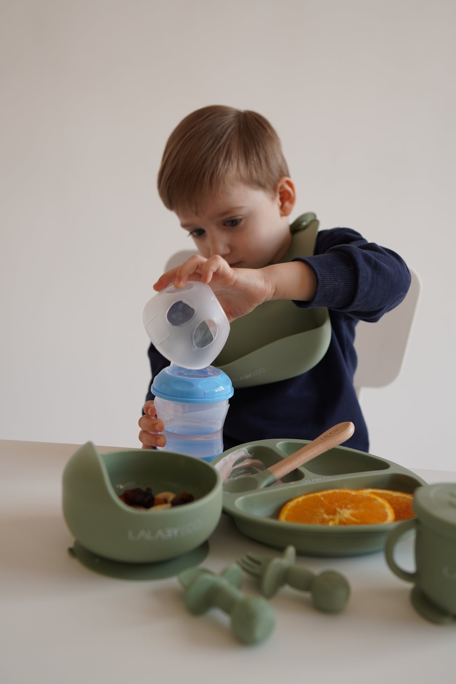 Lalaby Sippy Cup – Ein auslaufsicherer Becher mit ergonomischen Griffen